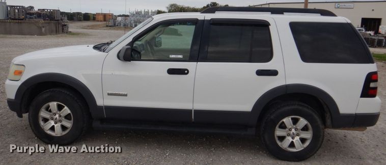 image for item IM9536 2006 Ford Explorer XLT  SUV