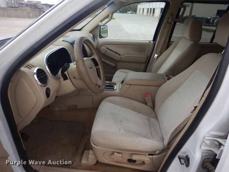 image for item IM9536 2006 Ford Explorer XLT  SUV