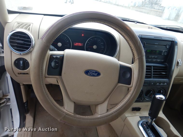 image for item IM9536 2006 Ford Explorer XLT  SUV