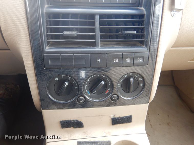 image for item IM9536 2006 Ford Explorer XLT  SUV