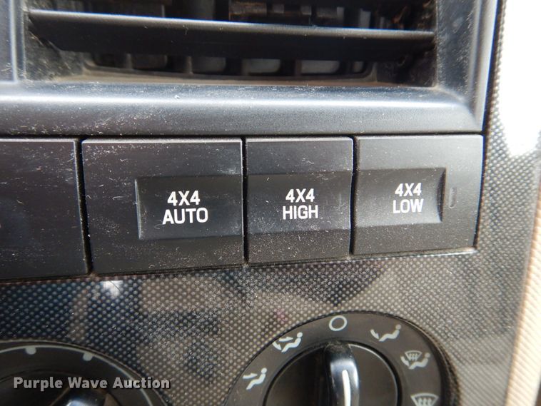 image for item IM9536 2006 Ford Explorer XLT  SUV