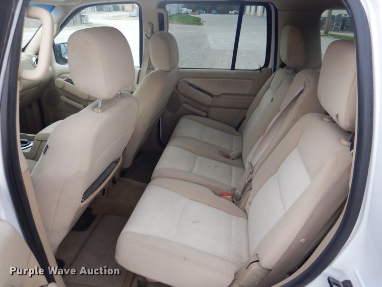 image for item IM9536 2006 Ford Explorer XLT  SUV