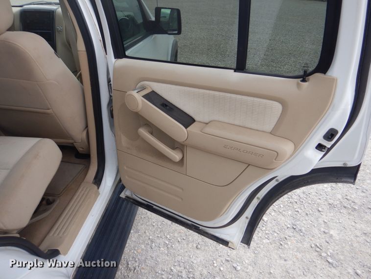 image for item IM9536 2006 Ford Explorer XLT  SUV