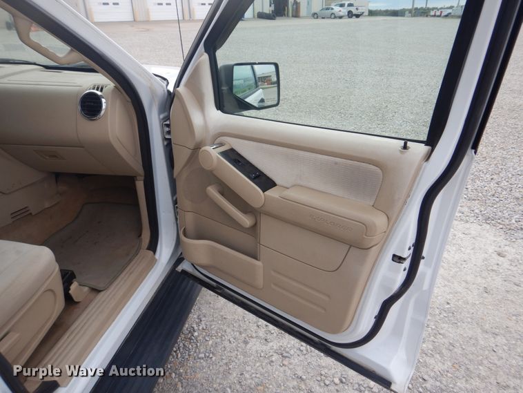 image for item IM9536 2006 Ford Explorer XLT  SUV