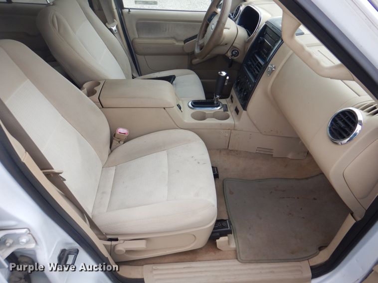 image for item IM9536 2006 Ford Explorer XLT  SUV