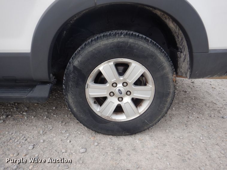 image for item IM9536 2006 Ford Explorer XLT  SUV