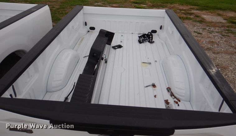 image for item IM9541 Pickup truck bed