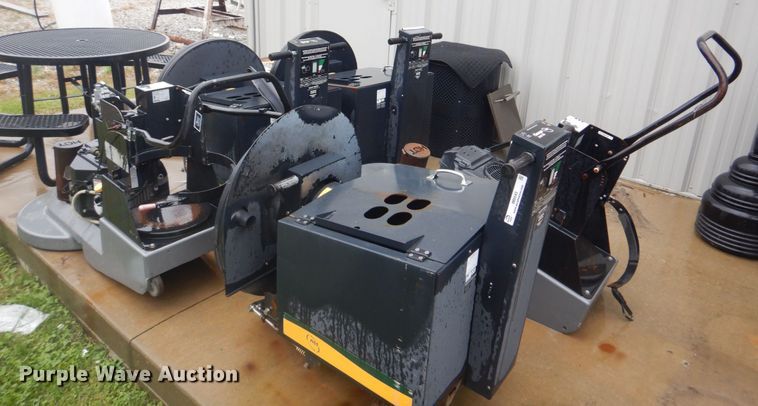 image for item IM9543 (5) floor buffers