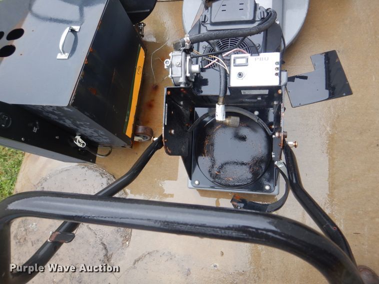 image for item IM9543 (5) floor buffers