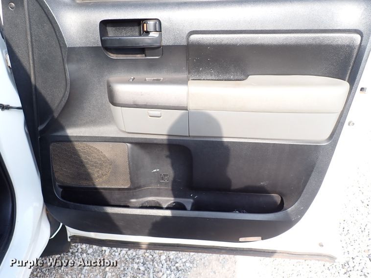 image for item IN9610 2010 Toyota Tundra  Double Cab pickup truck