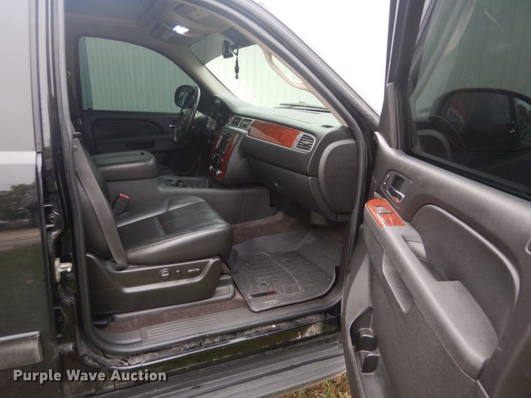 image for item IV9504 2011 Chevrolet Tahoe  SUV