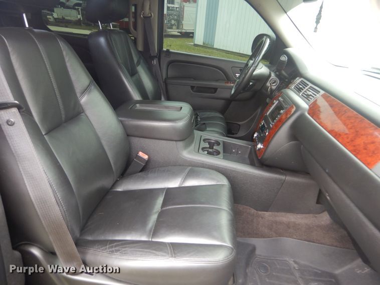 image for item IV9504 2011 Chevrolet Tahoe  SUV