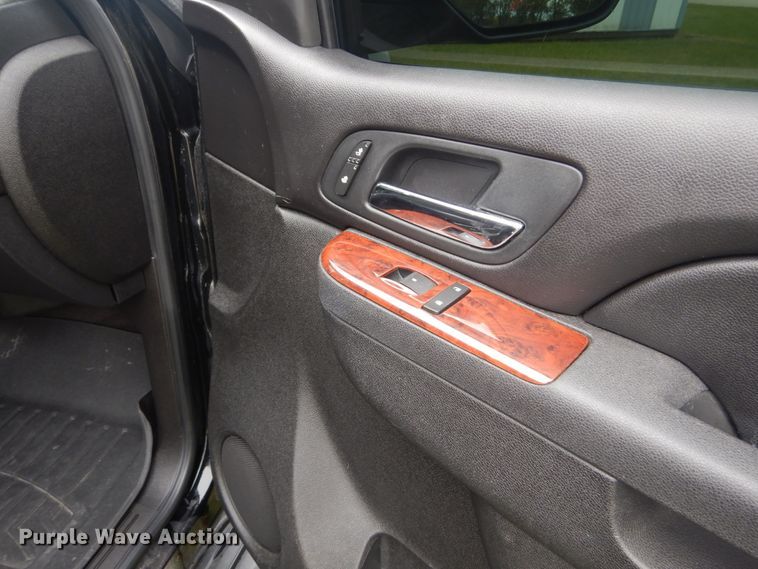 image for item IV9504 2011 Chevrolet Tahoe  SUV