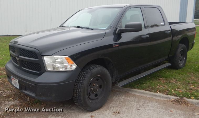 image for item IV9506 2016 Dodge Ram 1500  Crew Cab pickup truck