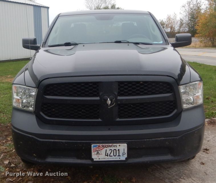 image for item IV9506 2016 Dodge Ram 1500  Crew Cab pickup truck