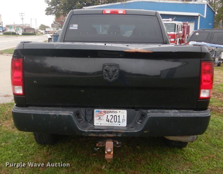 image for item IV9506 2016 Dodge Ram 1500  Crew Cab pickup truck