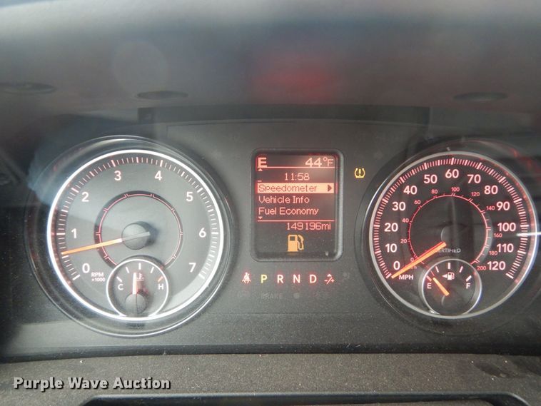 image for item IV9506 2016 Dodge Ram 1500  Crew Cab pickup truck