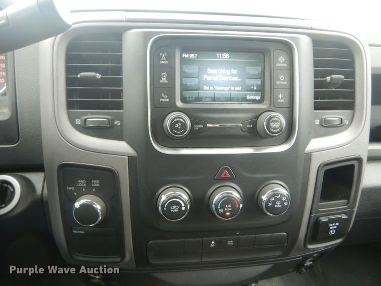 image for item IV9506 2016 Dodge Ram 1500  Crew Cab pickup truck