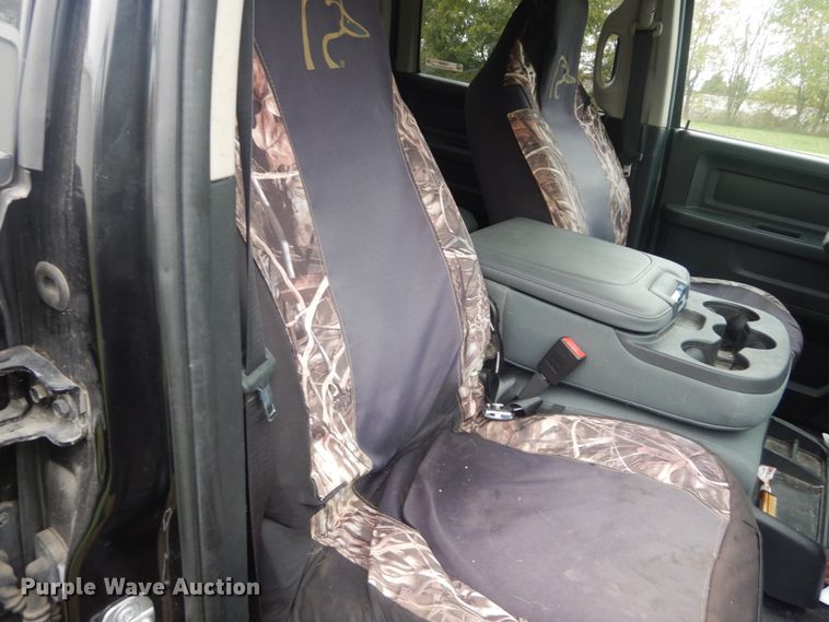 image for item IV9506 2016 Dodge Ram 1500  Crew Cab pickup truck