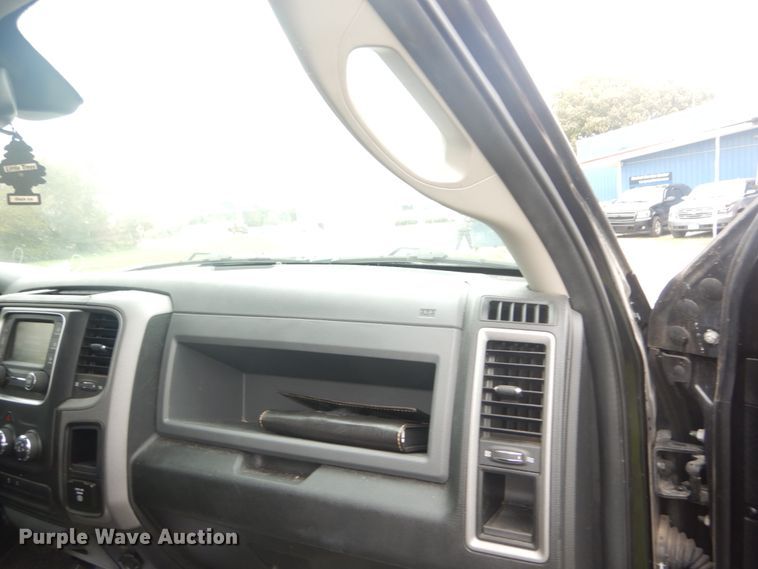 image for item IV9506 2016 Dodge Ram 1500  Crew Cab pickup truck