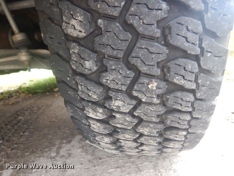 image for item IV9506 2016 Dodge Ram 1500  Crew Cab pickup truck