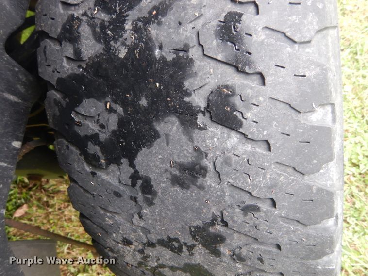 image for item IV9506 2016 Dodge Ram 1500  Crew Cab pickup truck