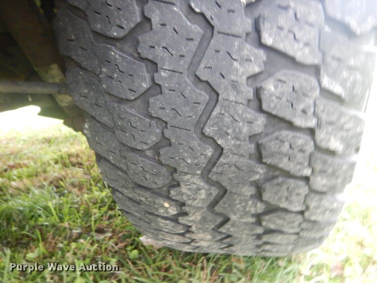 image for item IV9506 2016 Dodge Ram 1500  Crew Cab pickup truck