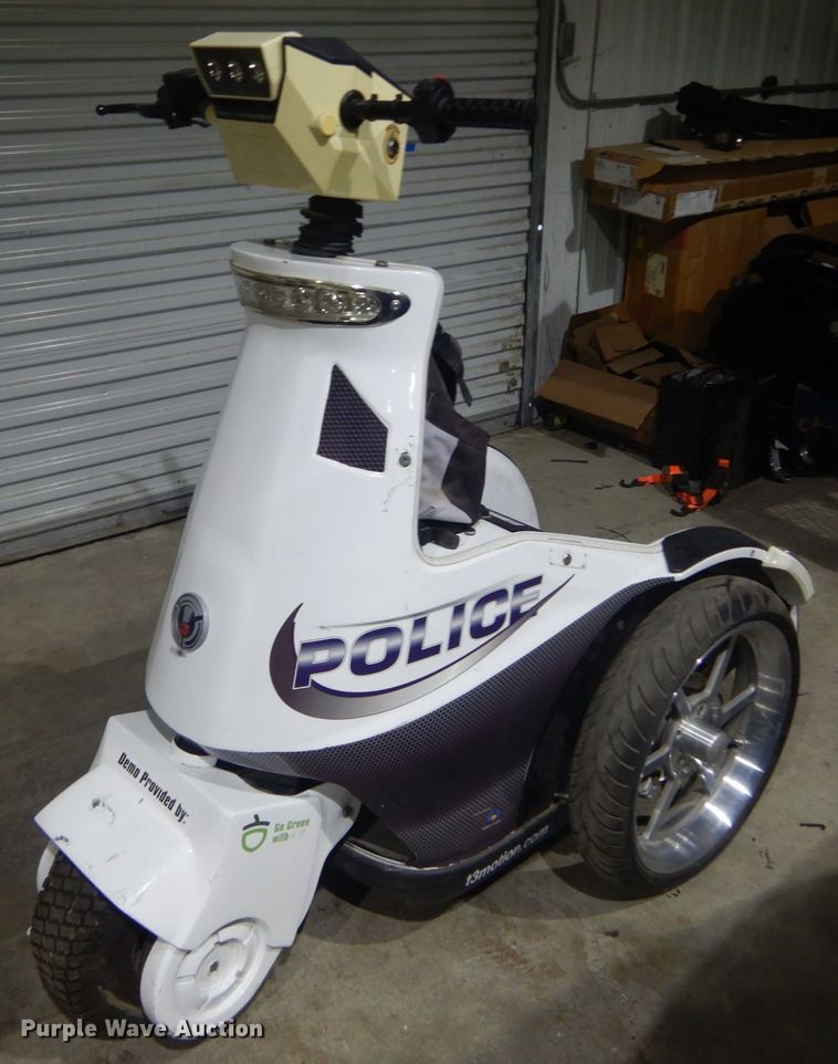 image for item IV9507 2001 T3 Motion  segway