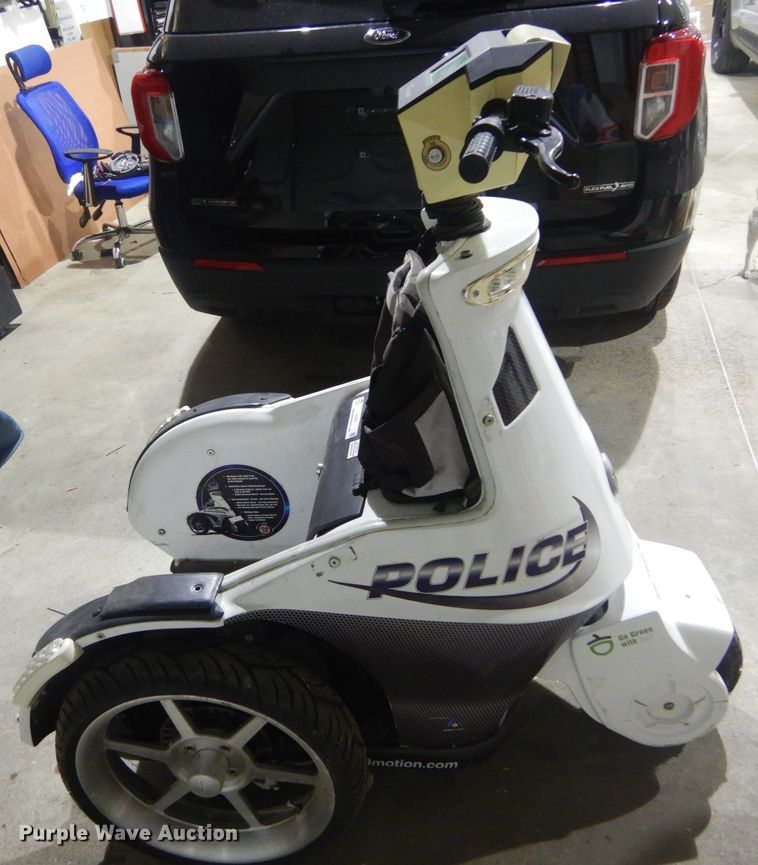 image for item IV9507 2001 T3 Motion  segway