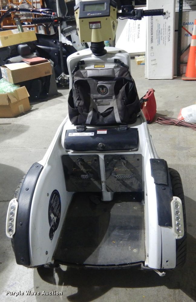 image for item IV9507 2001 T3 Motion  segway