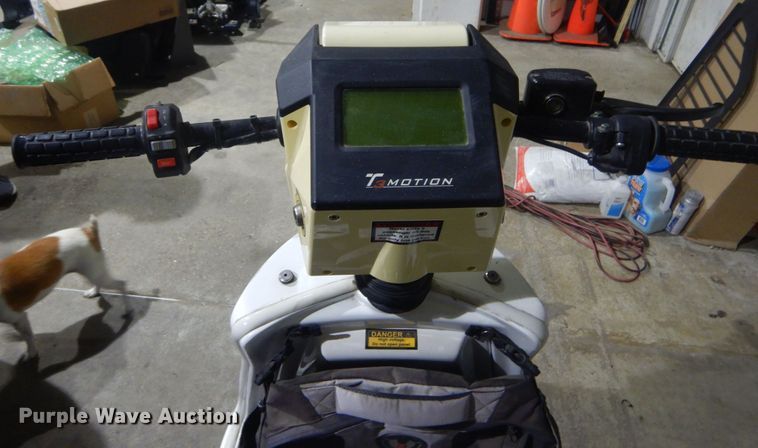 image for item IV9507 2001 T3 Motion  segway