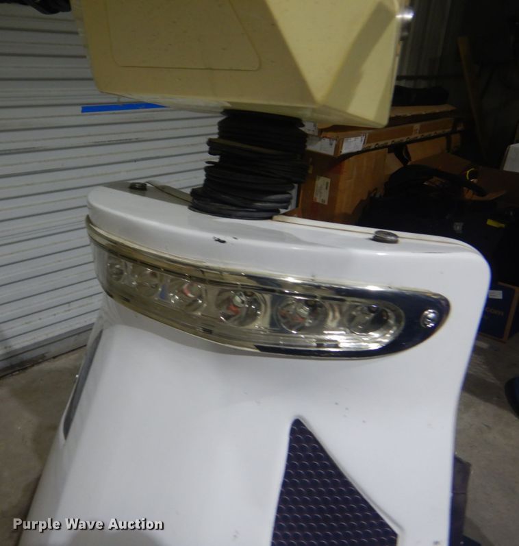 image for item IV9507 2001 T3 Motion  segway