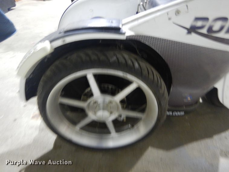 image for item IV9507 2001 T3 Motion  segway