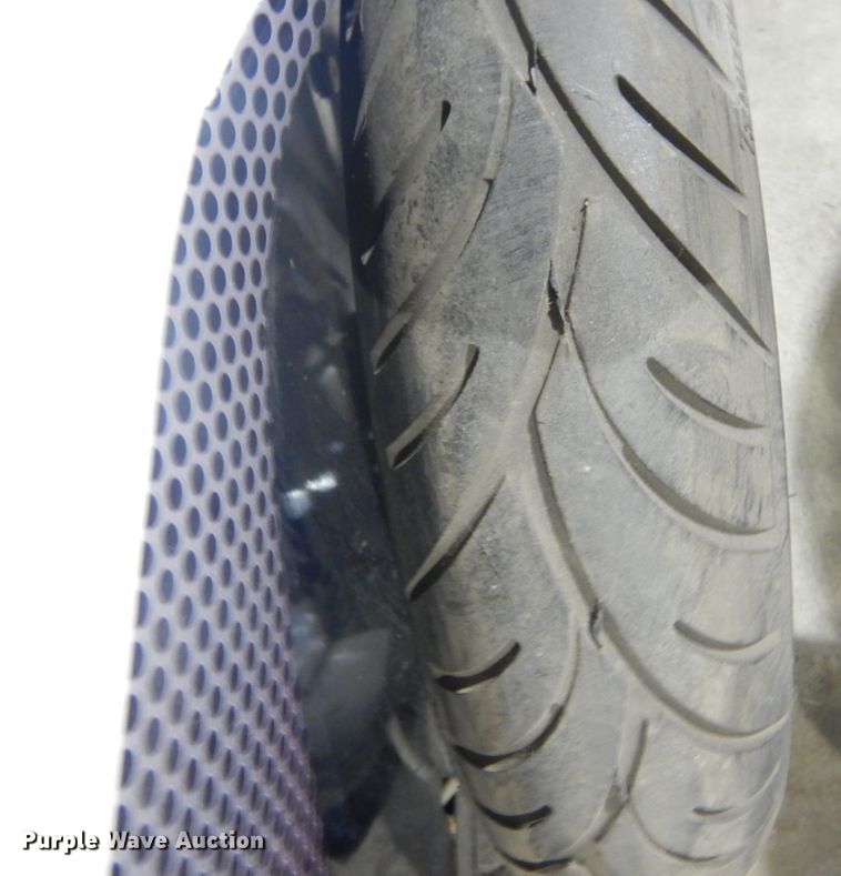 image for item IV9507 2001 T3 Motion  segway