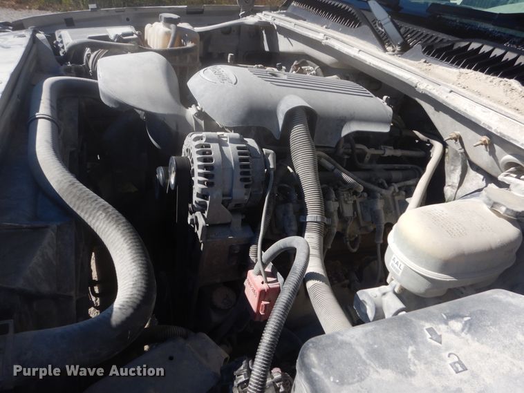 image for item IV9526 2005 Chevrolet Silverado 1500  Crew Cab pickup truck