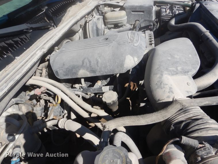 image for item IV9526 2005 Chevrolet Silverado 1500  Crew Cab pickup truck