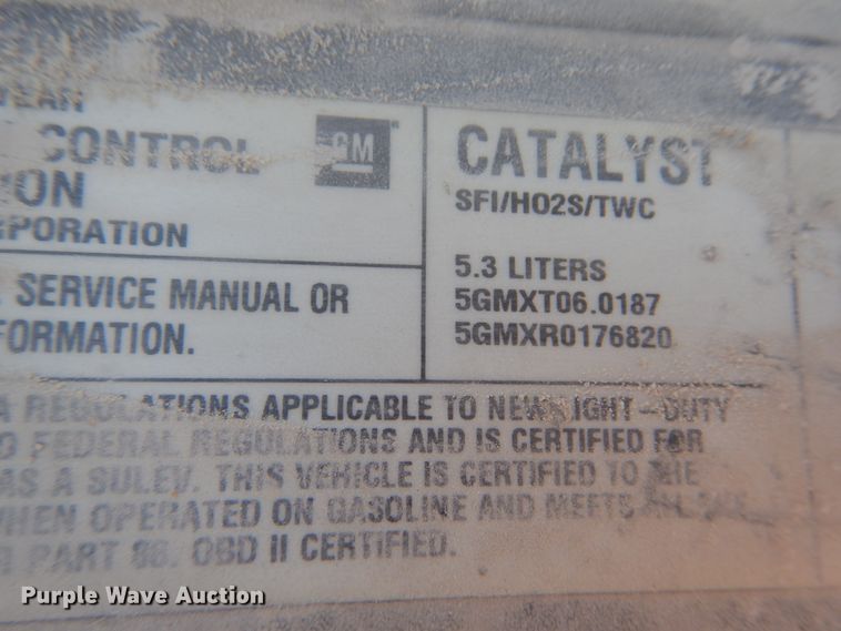 image for item IV9526 2005 Chevrolet Silverado 1500  Crew Cab pickup truck