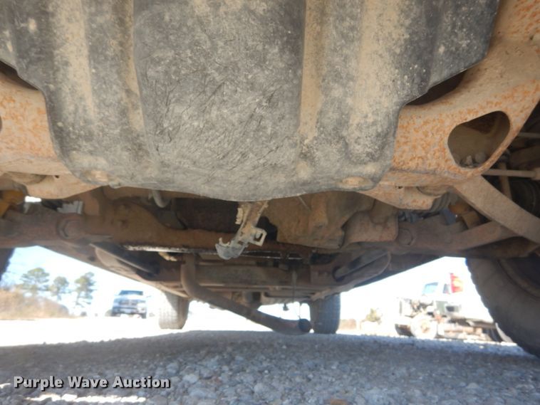 image for item IV9526 2005 Chevrolet Silverado 1500  Crew Cab pickup truck