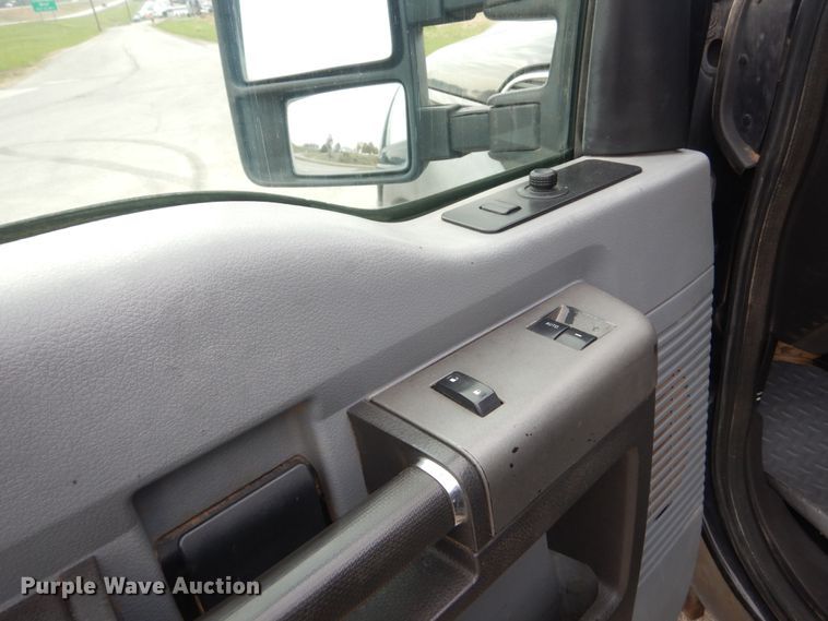 image for item IV9556 2011 Ford F450 Super Duty XLT  flatbed truck