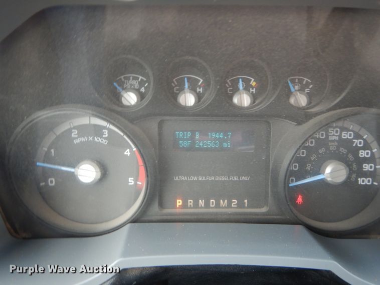 image for item IV9556 2011 Ford F450 Super Duty XLT  flatbed truck