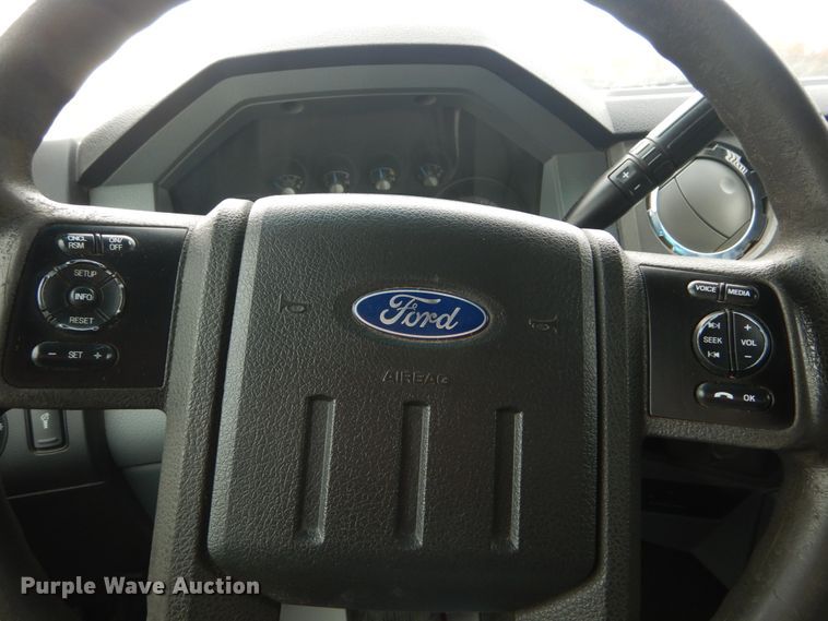 image for item IV9556 2011 Ford F450 Super Duty XLT  flatbed truck