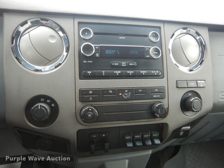 image for item IV9556 2011 Ford F450 Super Duty XLT  flatbed truck