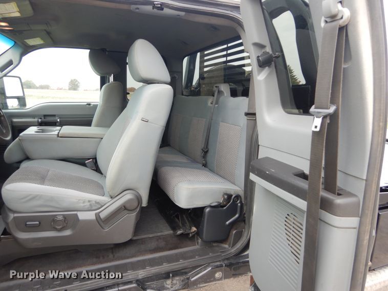 image for item IV9556 2011 Ford F450 Super Duty XLT  flatbed truck