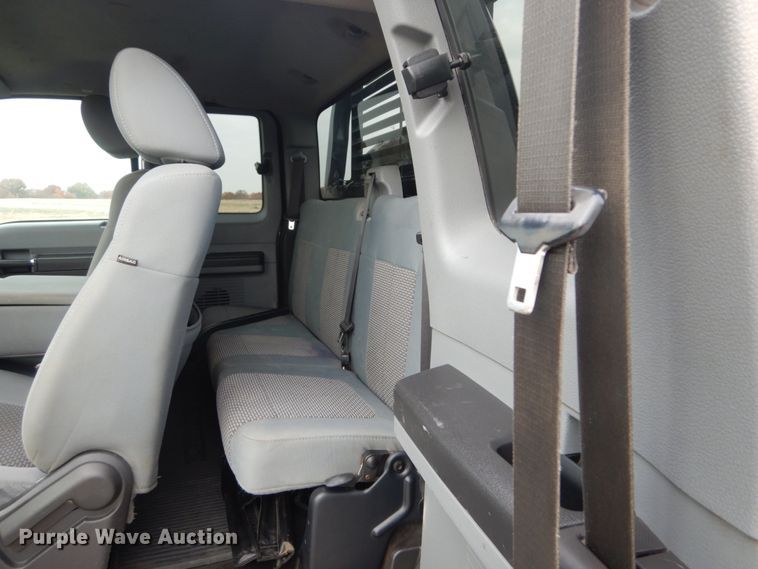 image for item IV9556 2011 Ford F450 Super Duty XLT  flatbed truck