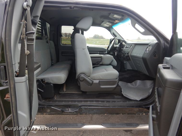 image for item IV9556 2011 Ford F450 Super Duty XLT  flatbed truck