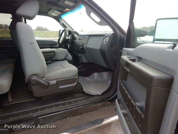 image for item IV9556 2011 Ford F450 Super Duty XLT  flatbed truck