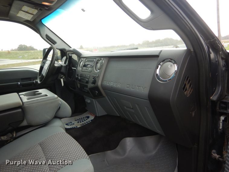 image for item IV9556 2011 Ford F450 Super Duty XLT  flatbed truck