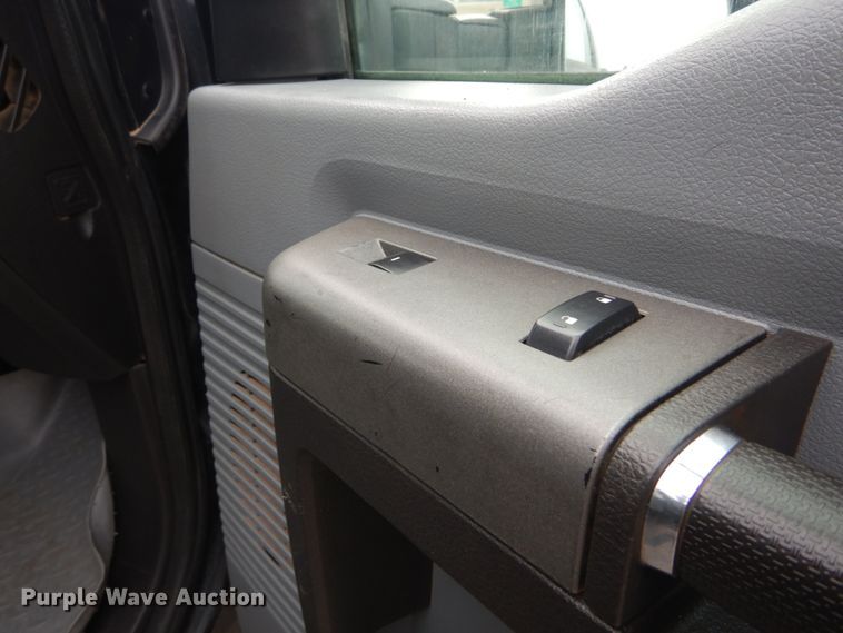 image for item IV9556 2011 Ford F450 Super Duty XLT  flatbed truck