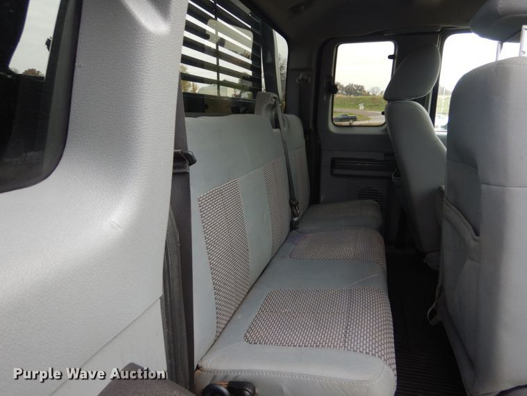 image for item IV9556 2011 Ford F450 Super Duty XLT  flatbed truck