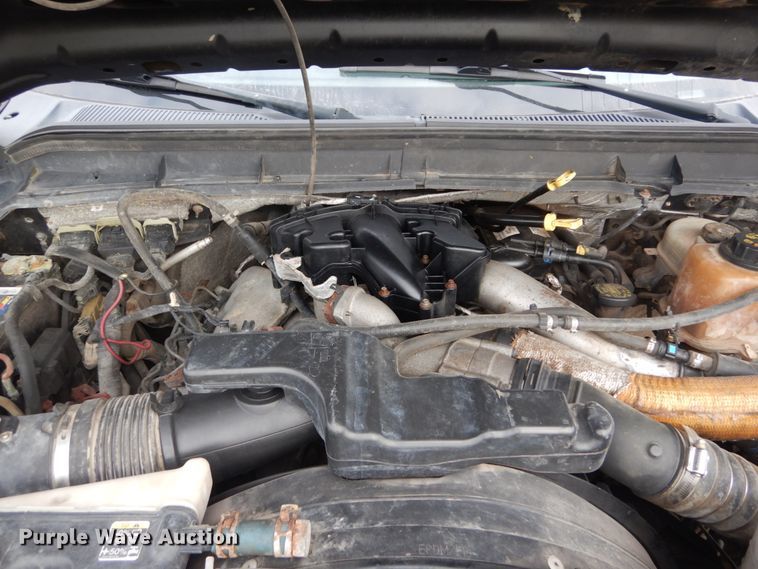 image for item IV9556 2011 Ford F450 Super Duty XLT  flatbed truck